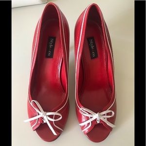 Never worn Style & Co Heels